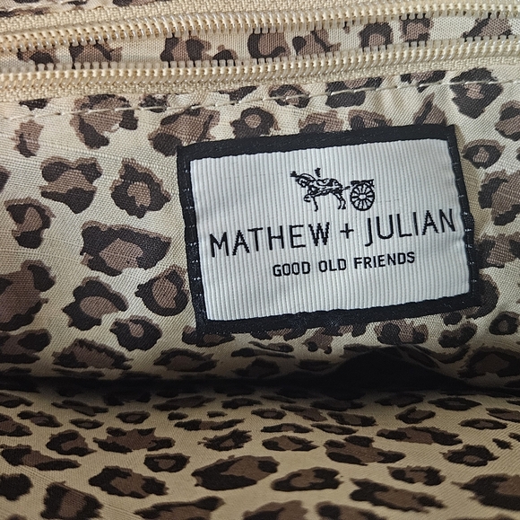 Mathew + Julian Classic Crossbody Purse - Picture 6 of 8